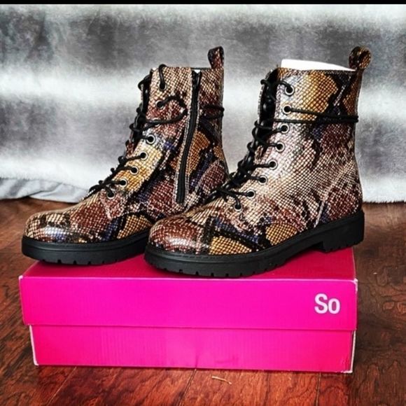 NWT SO Bowfin Snake Skin Print Combat Boots - Picture 2 of 7